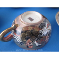 een antiek Japans porseleinen theeservies