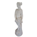 een zeer groot antiek gipsen beeld van een Romeinse 