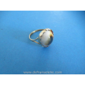 een vintage 14 karaat geelgouden matabia ring