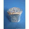 an 18th century Dutch silver snuff box