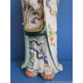 een antiek Japans porseleinen beeld