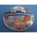 een antiek Japans porseleinen dekseldoos