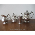 een antiek zeven delig Hollands zilveren thee en koffieservies Begeer Utrecht