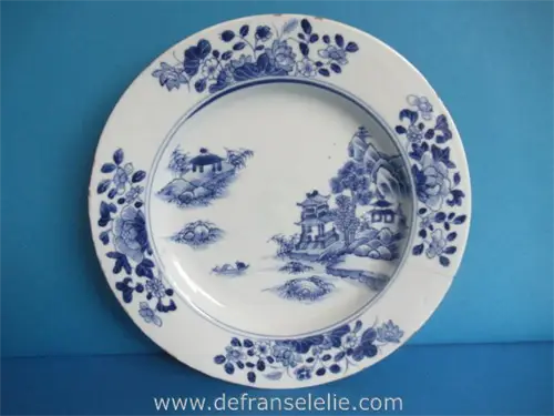 a blue and white Chinese porcelain flower dish