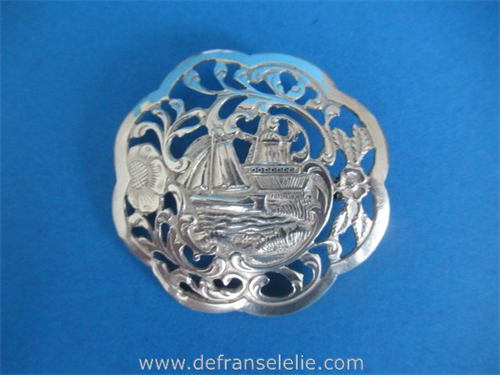 een vintage Hollands zilveren opengewerkte broche 