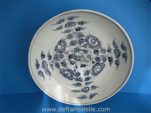 a Chinese blue and white Ming porcelain charger