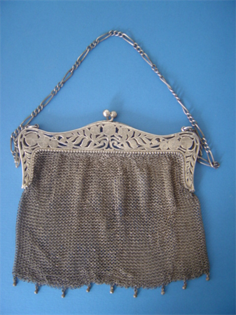 a Dutch art nouveau silver purse
