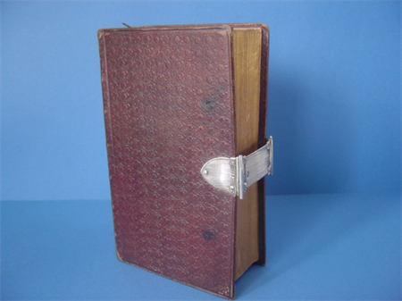 een vroeg 19e eeuws Hollandse bijbel met zilveren sluiting