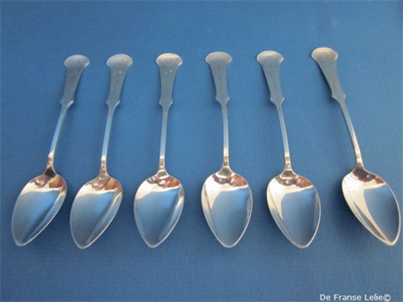 een set van zes Hollands zilveren theelepels