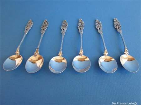 een set van zes vintage Hollands zilveren theelepels 