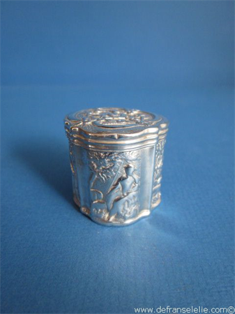an 18th century Dutch silver snuff box