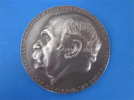 an Austrian bronze medal presenting Julius Tandler Anatomiae Professor P.O.