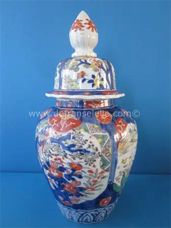 an antique Japanese imari porcelain vase and cover 