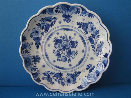 a handpainted Porceleyne Fles earthenware plate