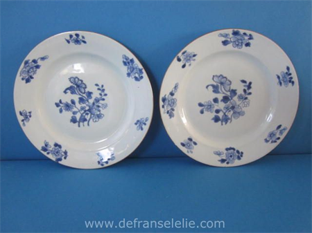 a pair of 18th century Chinese blue and white porcelain plates