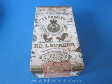 een antiek tinnen sigaretten doos Ed Laurens