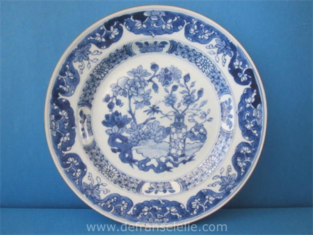 an 18th century Chinese blue and white porcelain plate Qianlong