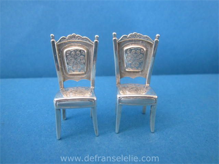 een stel vintage Hollands zilveren miniatuur stoelen