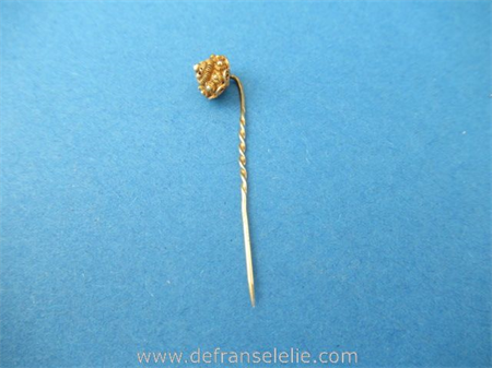 a vintage Dutch 14ct gold tie pin