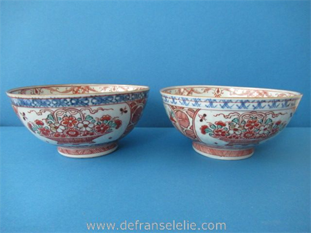 a pair of 18th century Chinese famille rose bowls