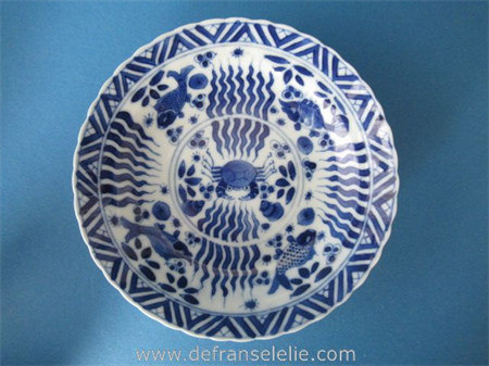 a 19th century Chinese blue and white porcelain dish crab and fish
