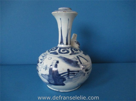 a Chinese blue and white porcelain Kendi Wanli