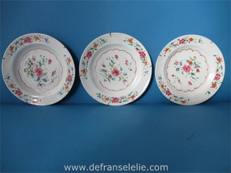a set of three Chinese famille rose porcelain dishes