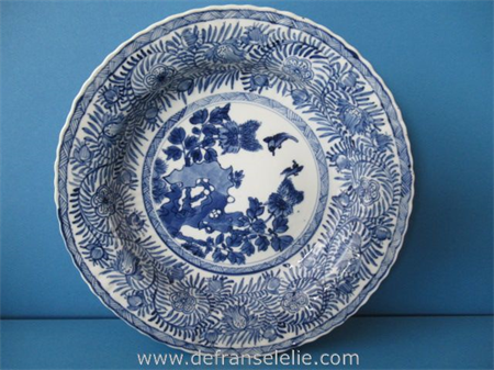 a blue and white Chinese porcelain deep charger Kangxi