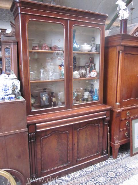 een antieke mahoniehouten Engelse boekenkast: Antieke meubelen: Kunst en Antiek De Franse Lelie, in- en verkoop en taxatie van Antiek